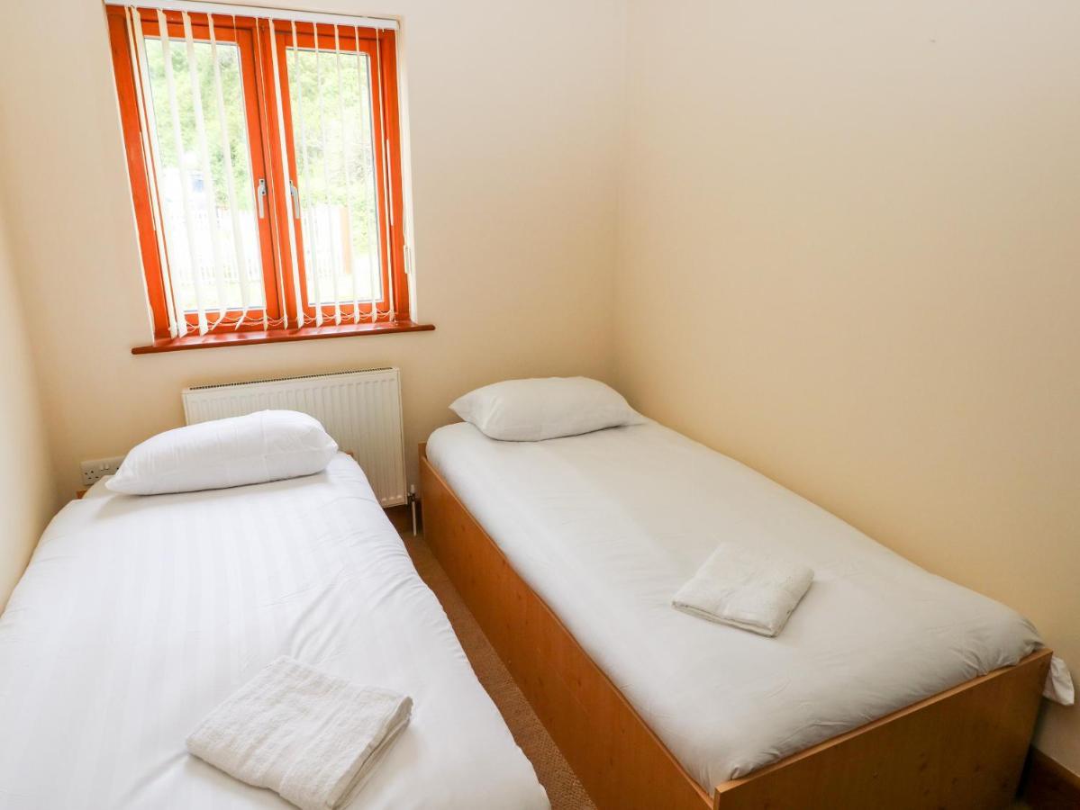 15 Sovereign House Apartment มิลฟอร์ดเฮเวน ภายนอก รูปภาพ